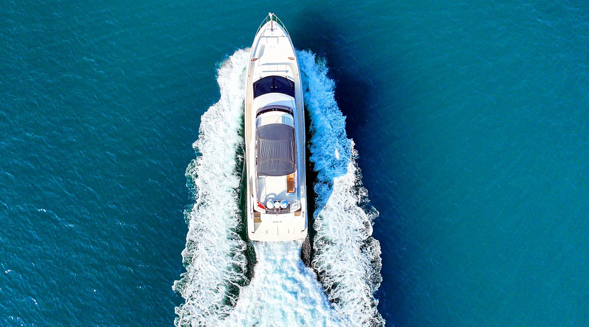 Аренда моторной яхты Ferretti 670 Bella 4 в Дубае, ОАЭ